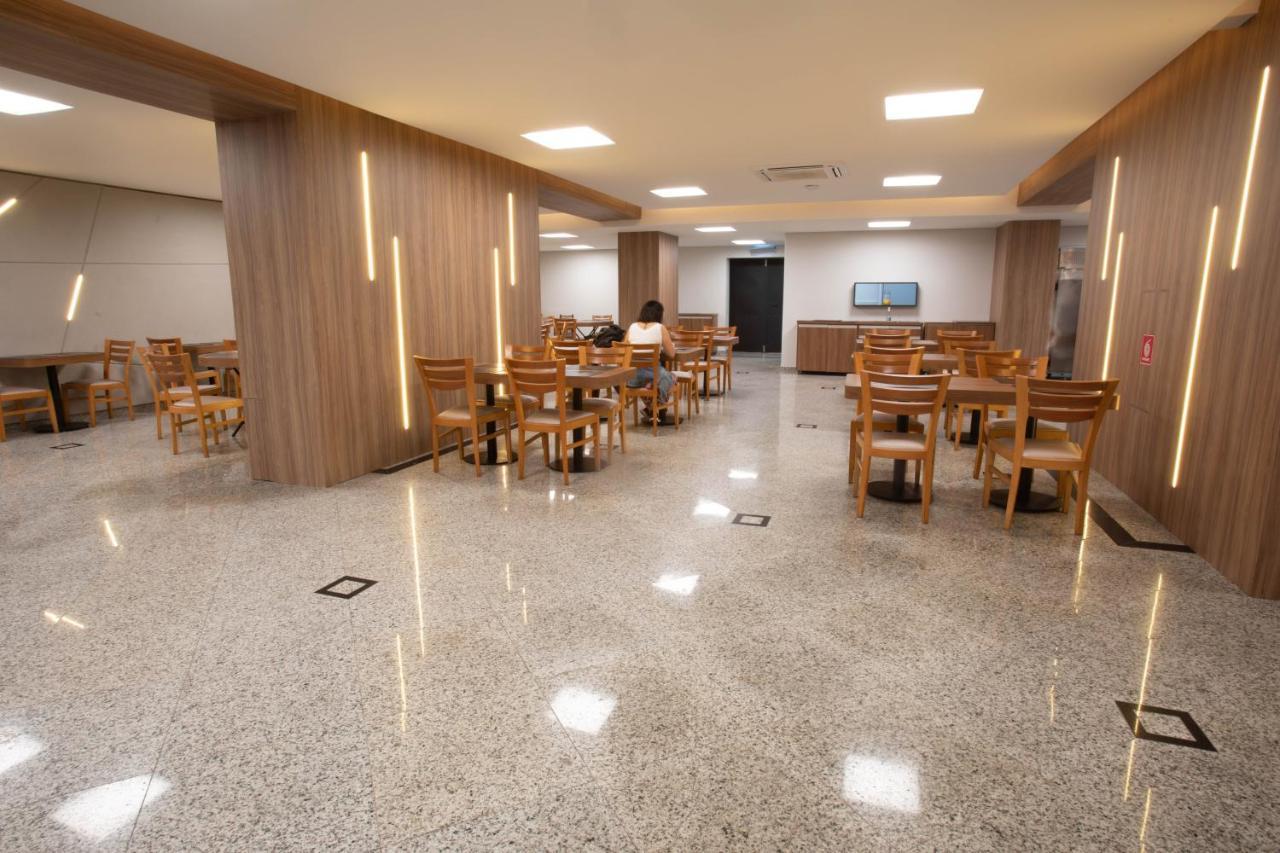 Summit Hotel Monaco Γκουαρούλιος Εξωτερικό φωτογραφία