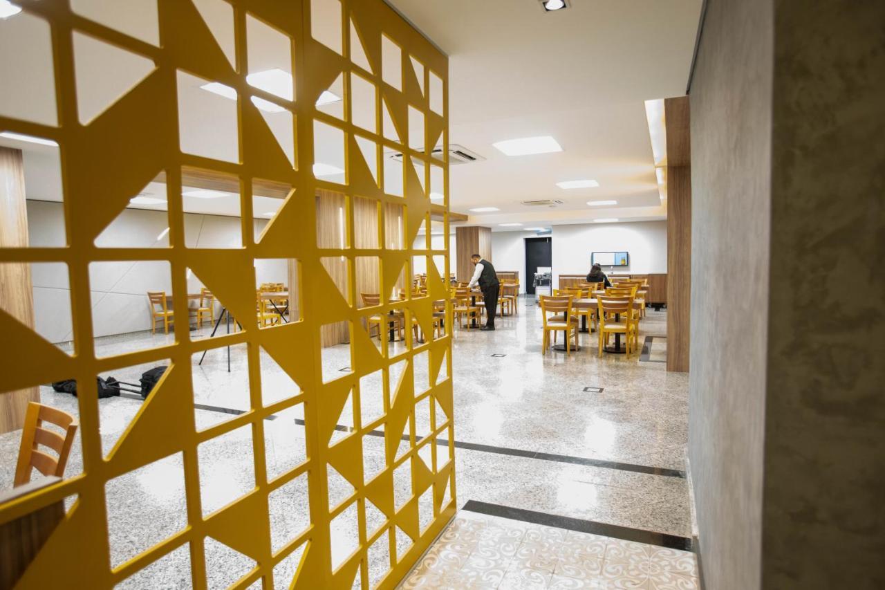 Summit Hotel Monaco Γκουαρούλιος Εξωτερικό φωτογραφία