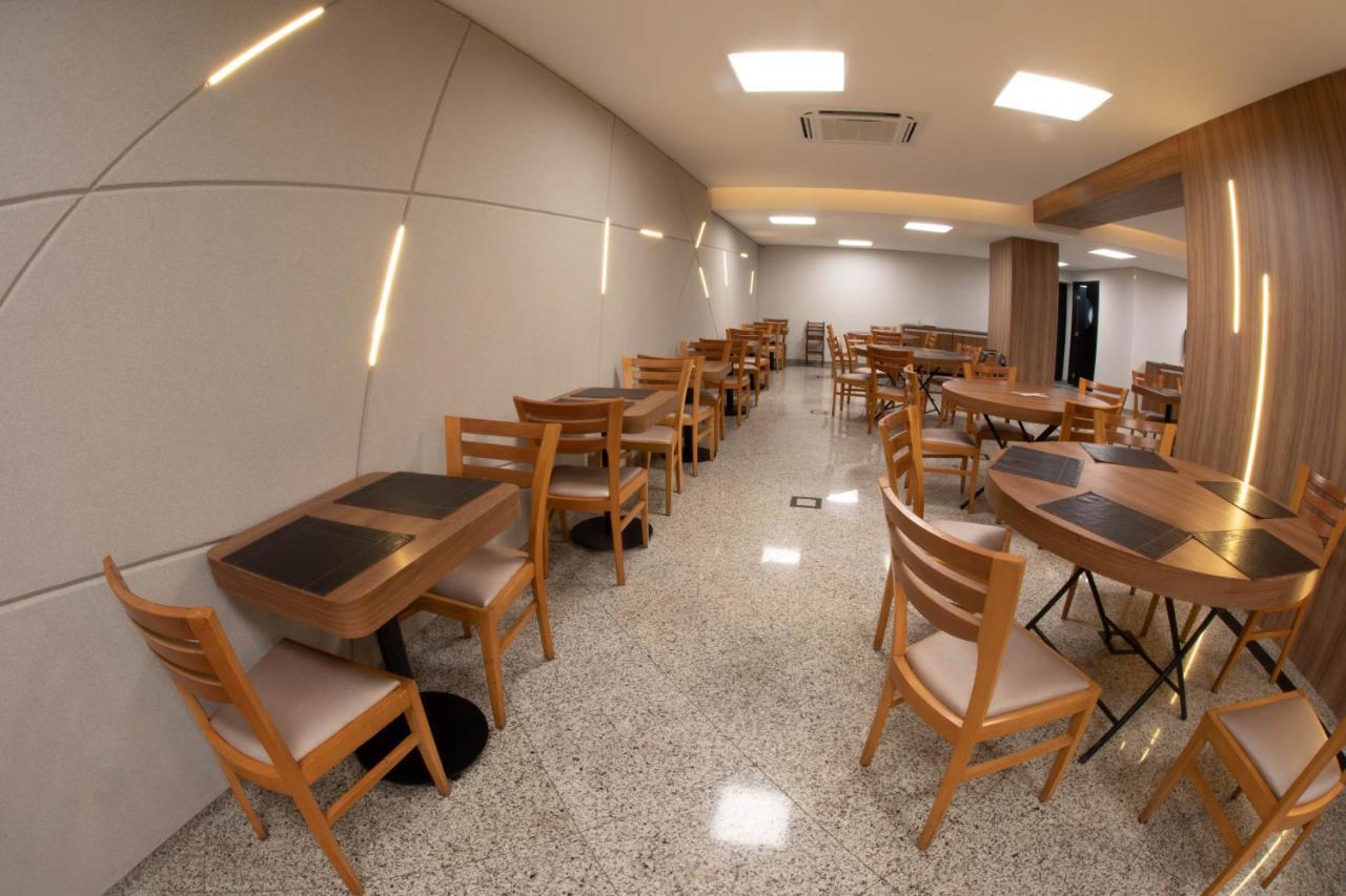 Summit Hotel Monaco Γκουαρούλιος Εξωτερικό φωτογραφία