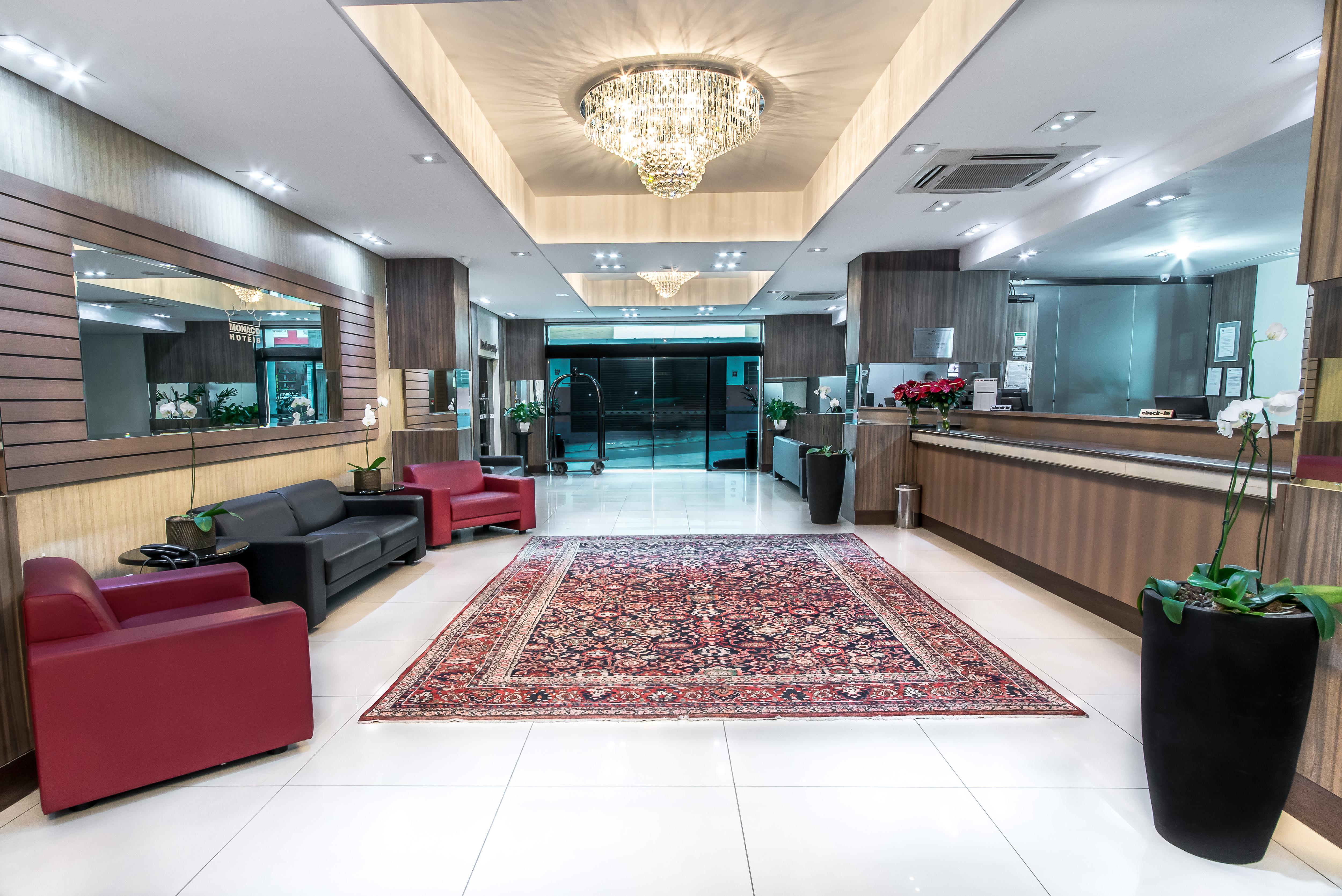 Summit Hotel Monaco Γκουαρούλιος Εξωτερικό φωτογραφία
