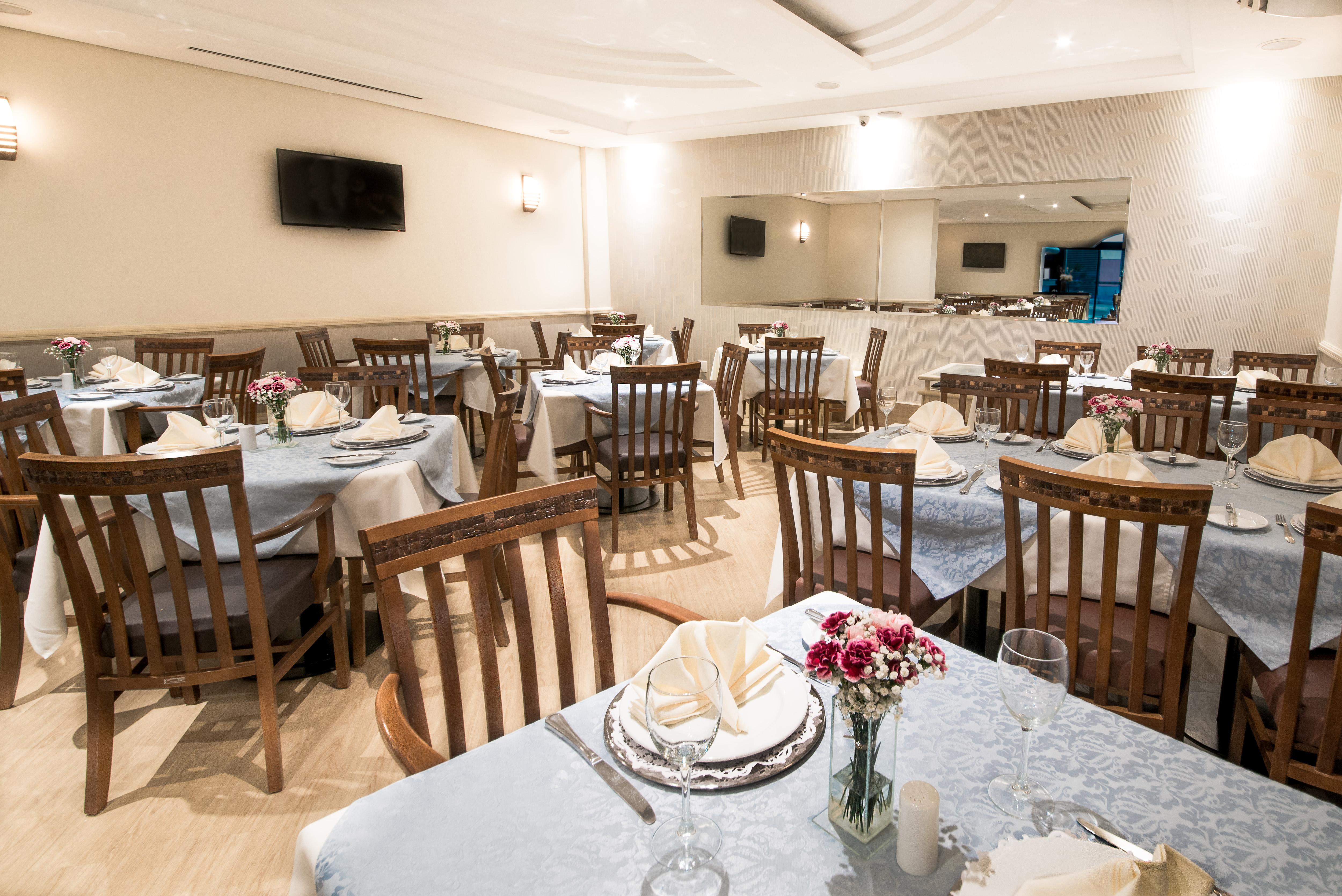 Summit Hotel Monaco Γκουαρούλιος Εξωτερικό φωτογραφία