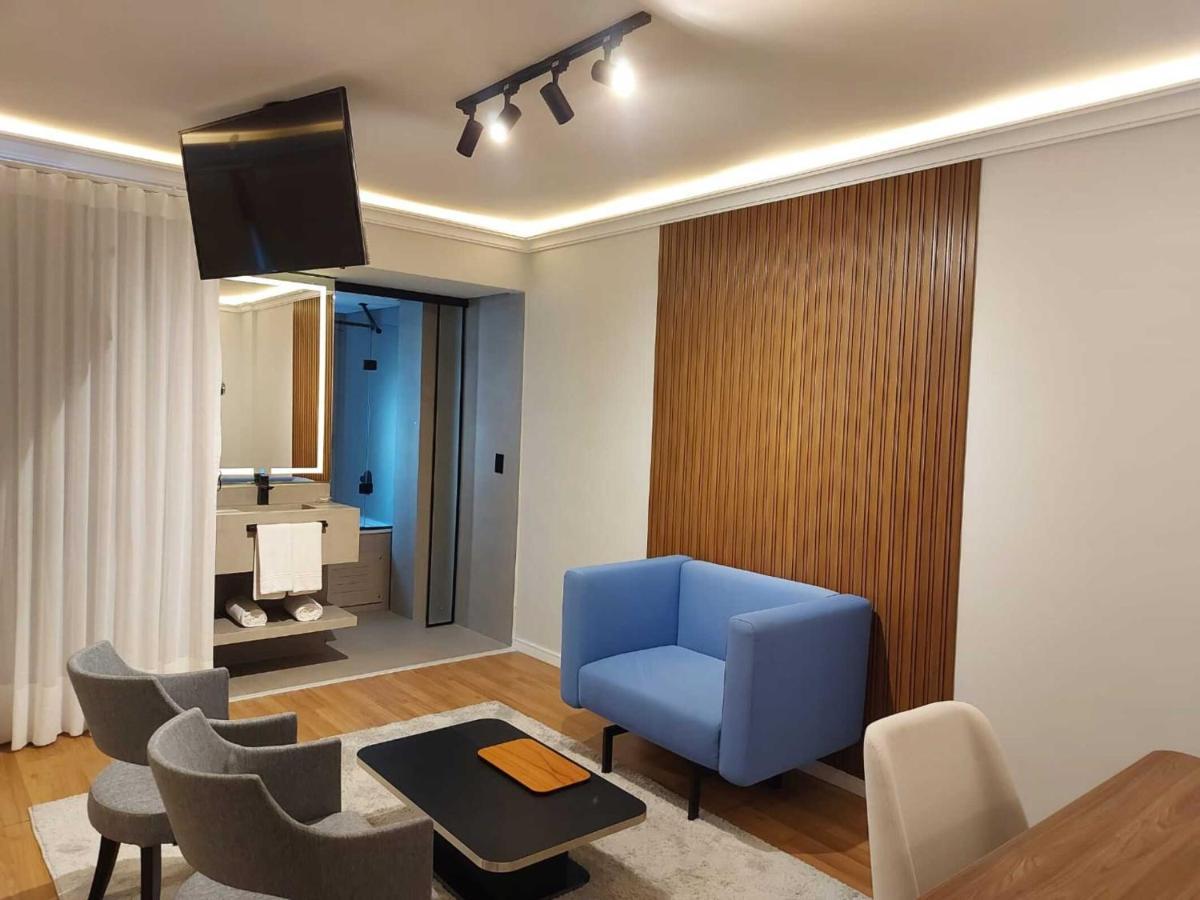 Summit Hotel Monaco Γκουαρούλιος Εξωτερικό φωτογραφία