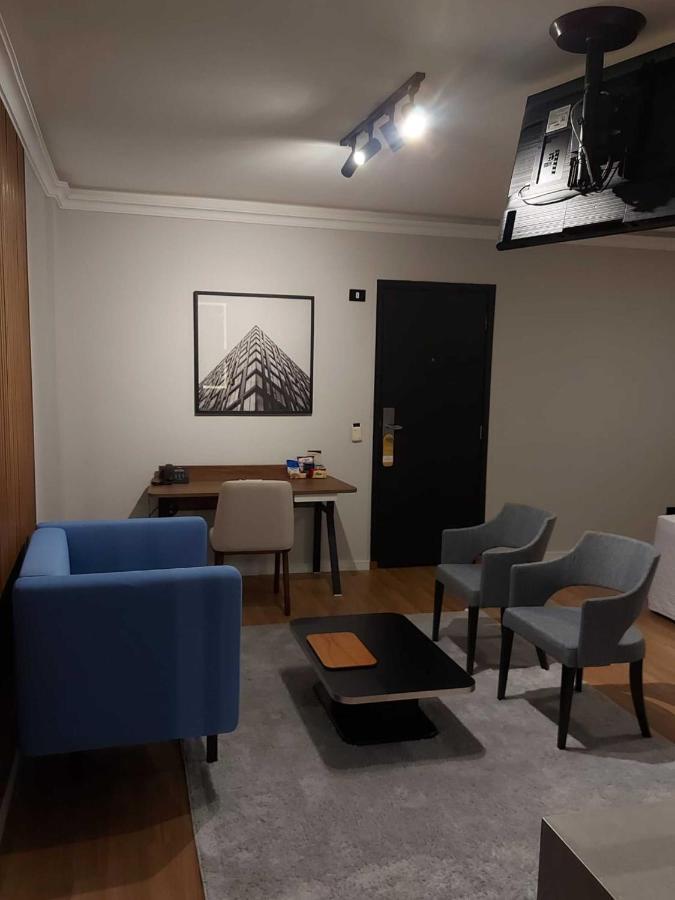 Summit Hotel Monaco Γκουαρούλιος Εξωτερικό φωτογραφία