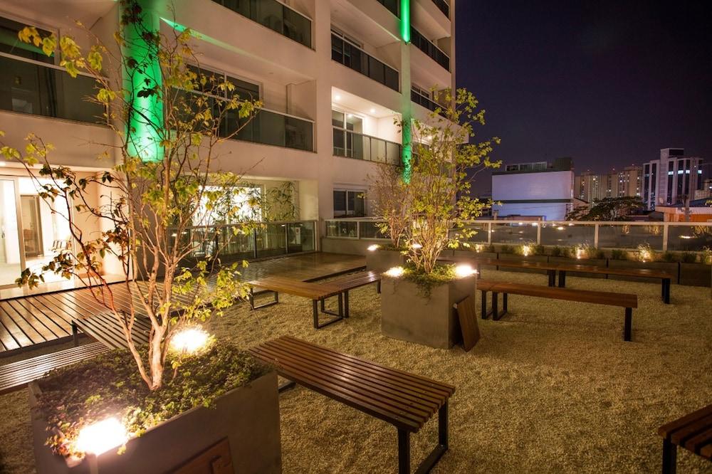 Summit Hotel Monaco Γκουαρούλιος Εξωτερικό φωτογραφία