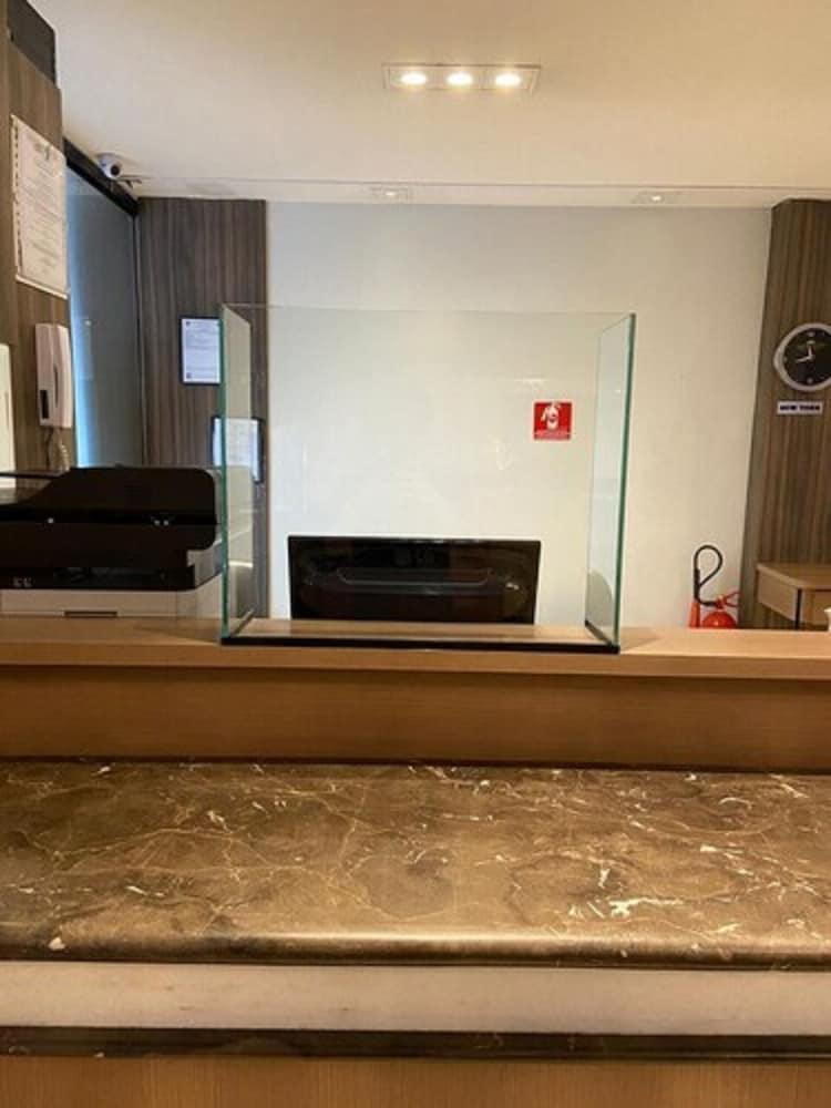 Summit Hotel Monaco Γκουαρούλιος Εξωτερικό φωτογραφία