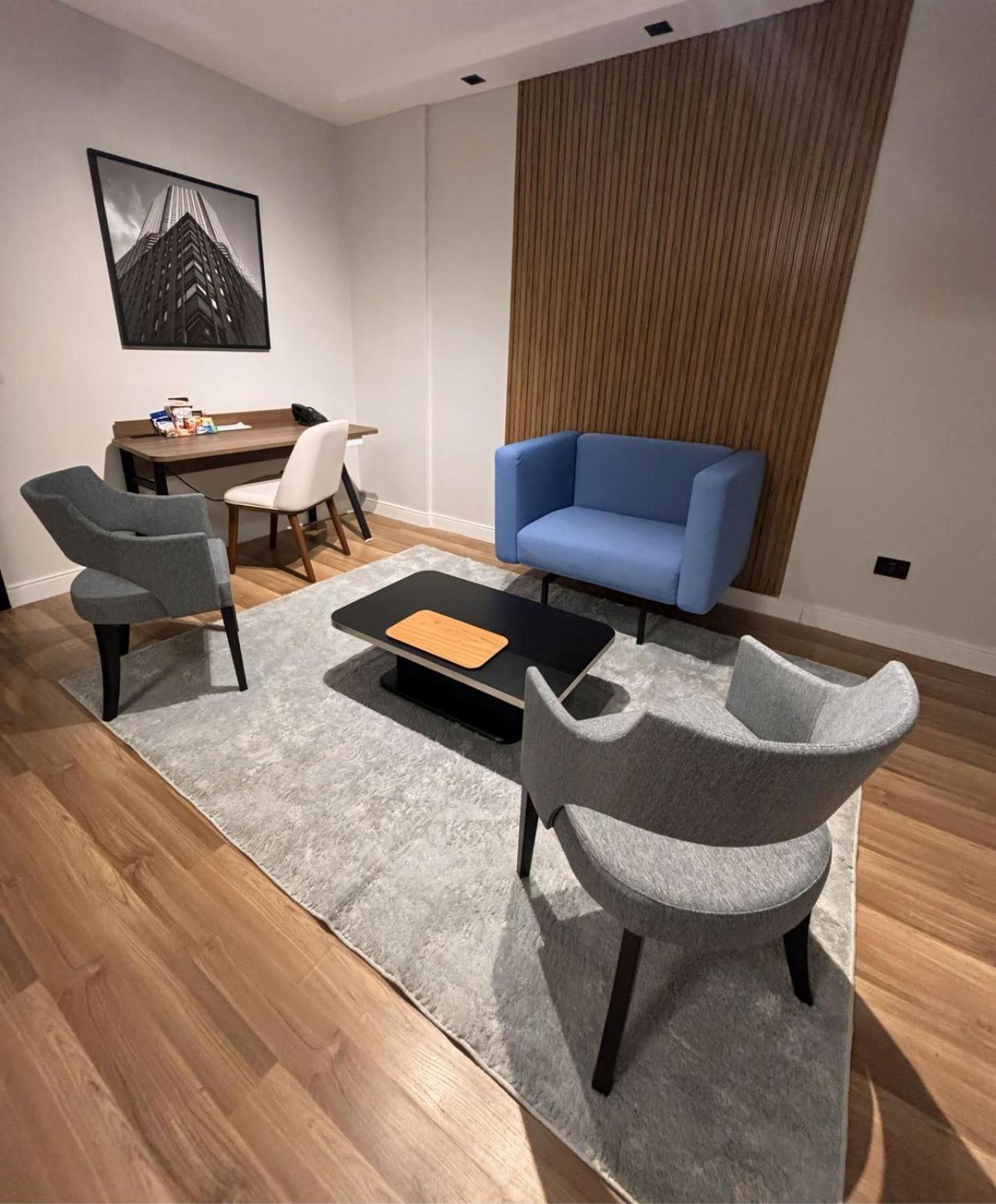 Summit Hotel Monaco Γκουαρούλιος Εξωτερικό φωτογραφία