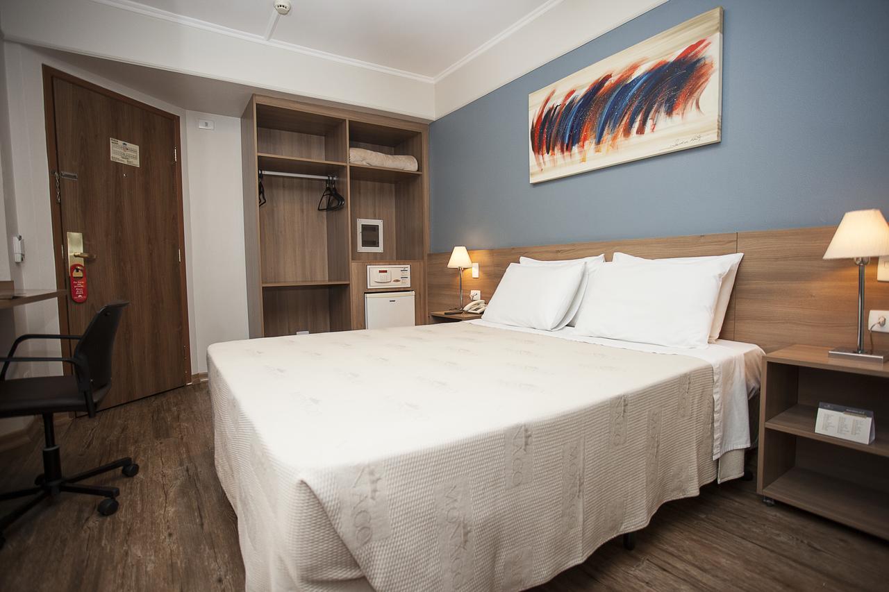 Summit Hotel Monaco Γκουαρούλιος Εξωτερικό φωτογραφία