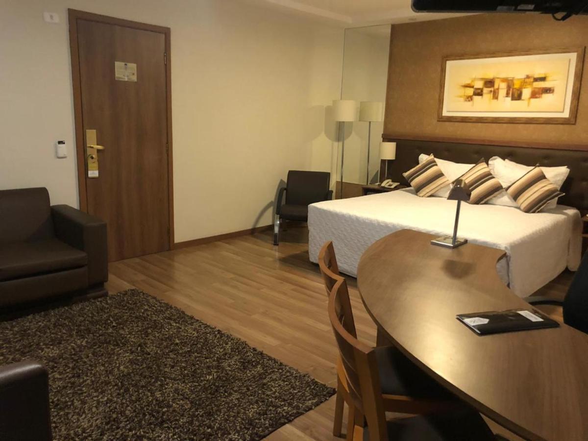 Summit Hotel Monaco Γκουαρούλιος Εξωτερικό φωτογραφία